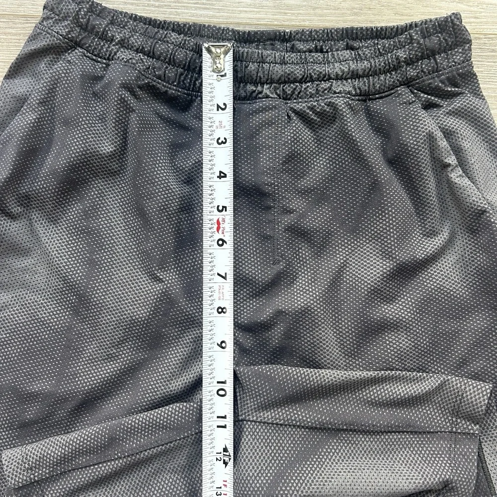 Lululemon Small Gray Pace Breaker Linerless 7